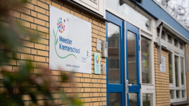 Team van basisschool werkt aan marketing en PR voor start schooljaar 2025/2026