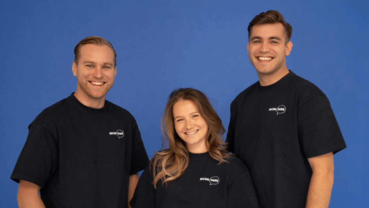 Dit is het hele team van social talks. Erik van Schanke, Trisha de Bruijn en Lars van Schanke.